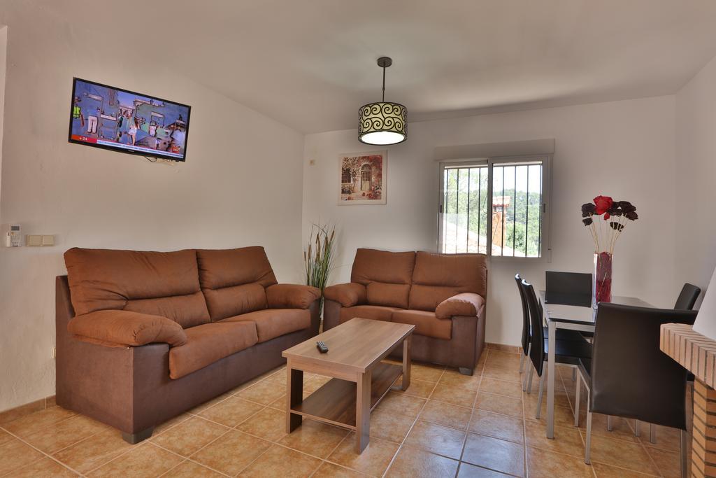 Apartamentos El Madronal Coto Rios Exterior photo