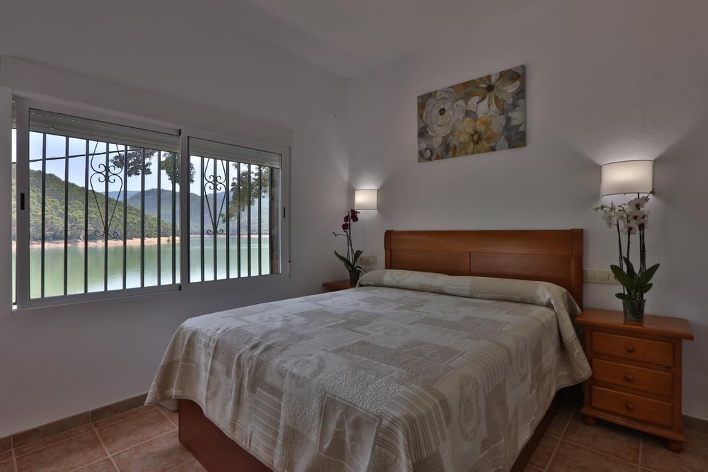 Apartamentos El Madronal Coto Rios Exterior photo